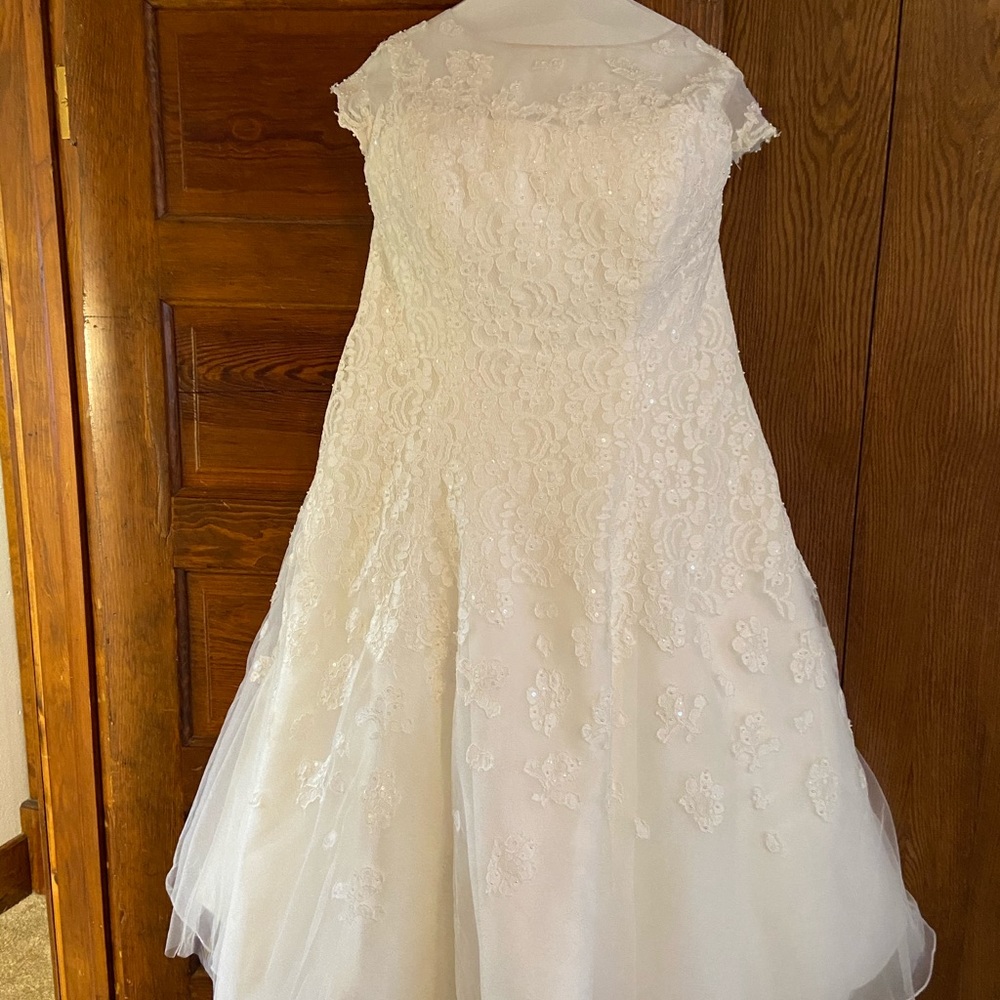 Oleg Cassini Wedding Dress